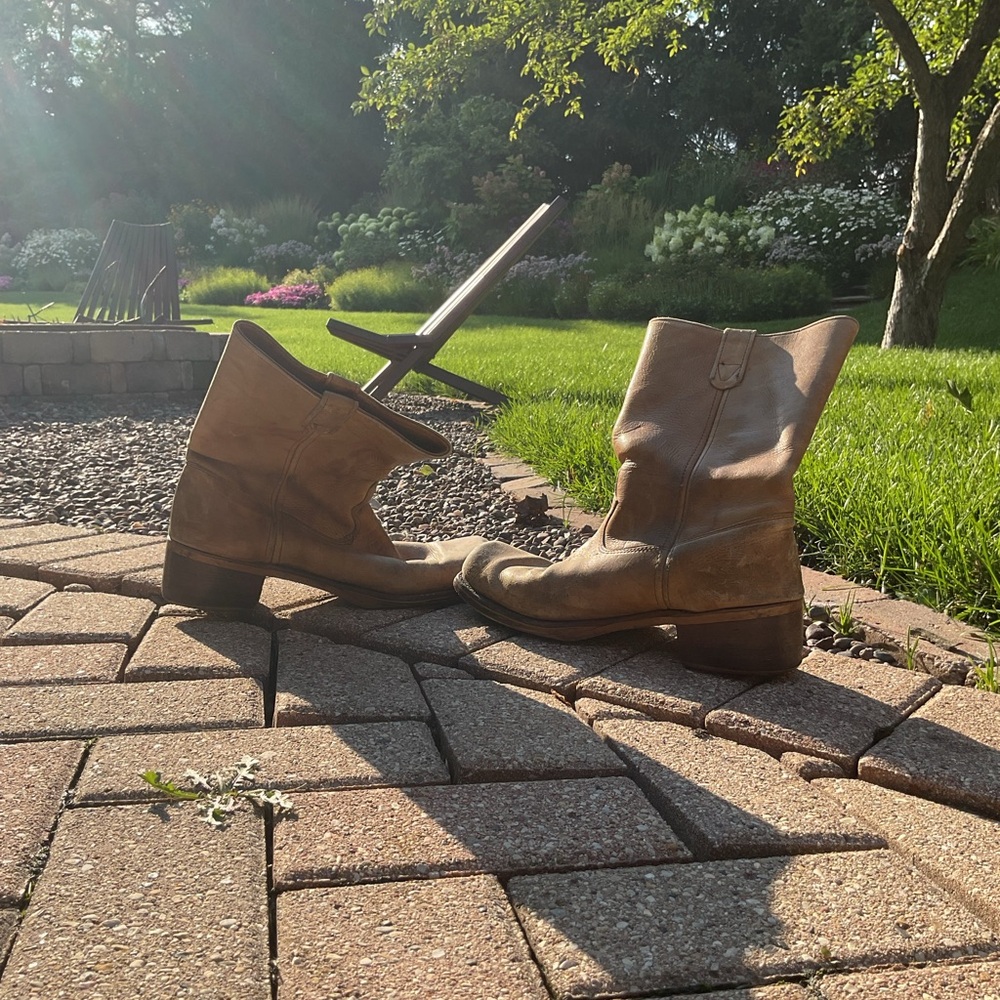 Mens Cowboy Boots 10.5 (used)